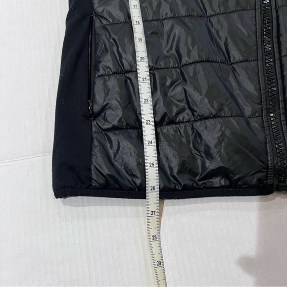 Reebok Asymetrical High Neck Puffer Vest in Black insulated zip pockets Medium - Picture 7 of 9